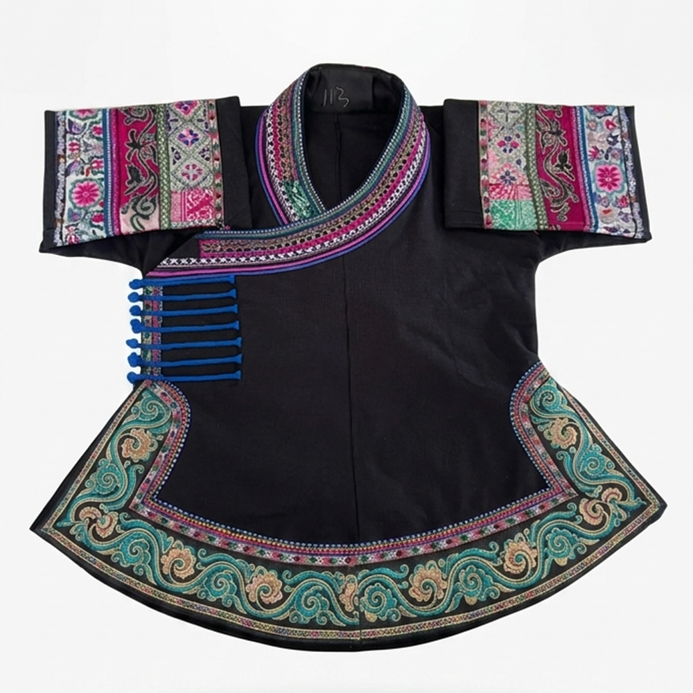 Traditional Zhuang Ethnic Clothing Set - Handmade Embroidered Top & Xiangyunsha Pleated Skirt - Image 7
