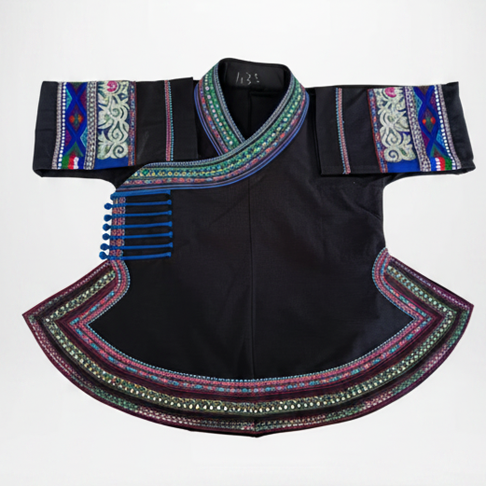 Traditional Zhuang Ethnic Clothing Set - Handmade Embroidered Top & Xiangyunsha Pleated Skirt - Image 9
